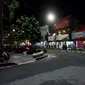 Malioboro  yang menjadi ikon wista Jogja memiliki daya tarik tersendiri bagi wisatawan. Namun kondisi malioboro di malam hari sedikit sepi dibanding hari biasa sebelum isu corona muncul.