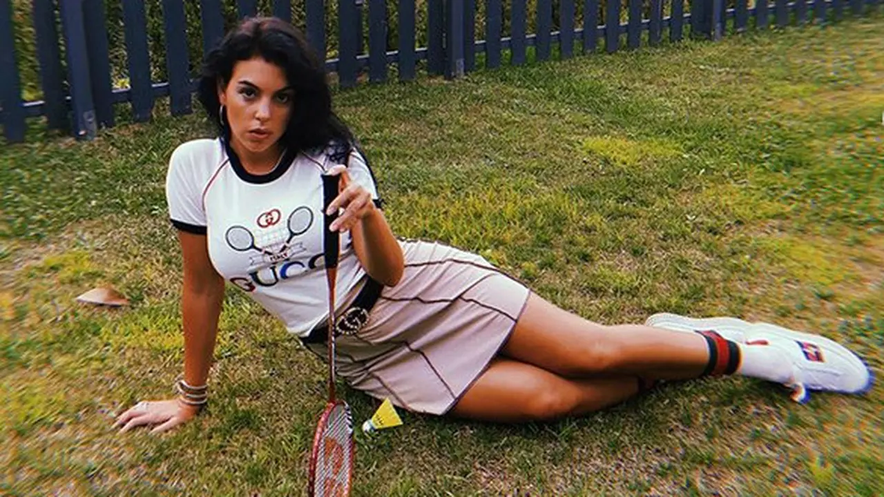 Georgina Rodriguez Main Bulutangkis