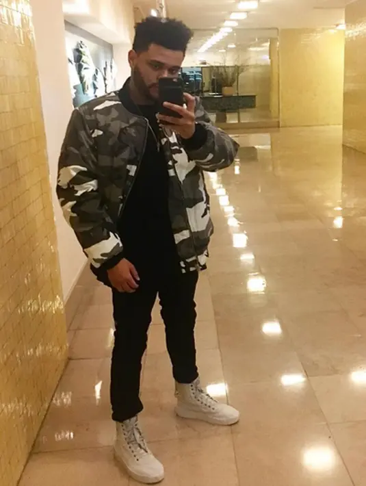 Melansir Ace Showbiz beberapa waktu lalu, diberitakan bahwa Selena akan segera dilamar sang kekasih tepat di hari ulang tahunnya yang ke-25 tahun pada 22 Juli 2017 mendatang.  (Instagram/Theweeknd)