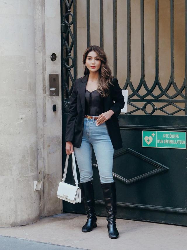 Dari Paris Hingga Praha, Ini 7 Potret Liburan Debi Sagita ke Eropa