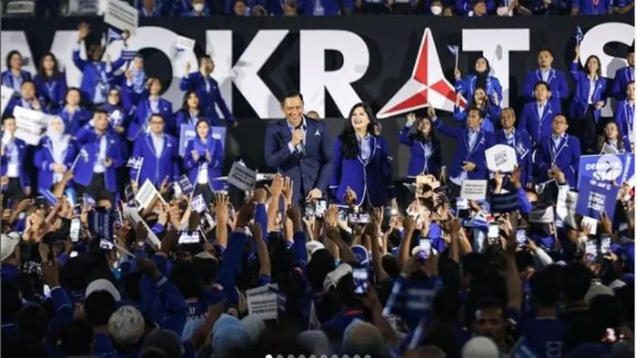 Annisa Pohan Dampingi AHY Pidato Politik, Pakai Tas Mungil dari Rumah Mode Spanyol
