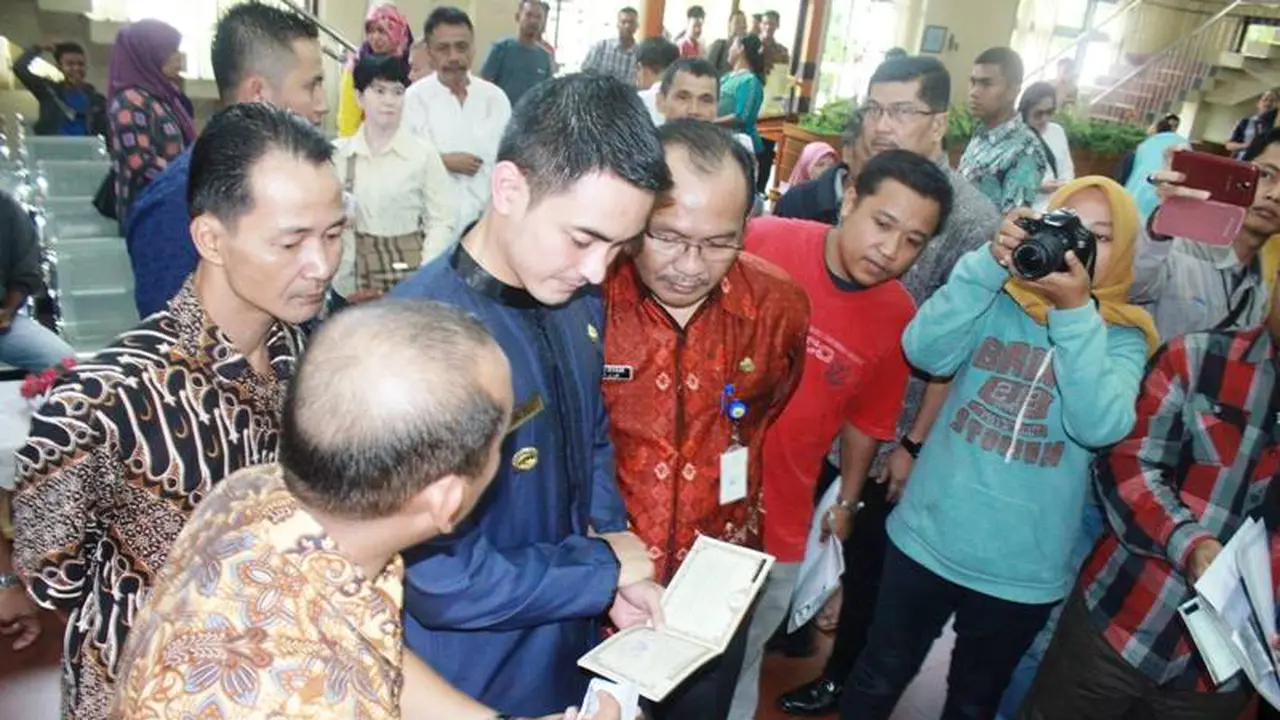 zumi zola, bengkulu
