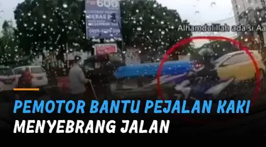 Video yang tersebar di media sosial ini mengundang komentar warganet yang kagum dengan aksi pemotor tersebut.