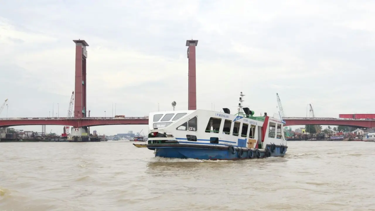 Sungai Musi yang menjadi ikon kota Palembang (Liputan6.com / Nefri Inge)