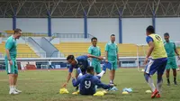 Skuat Persib tetap menggelar latihan meski laga di Piala Indonesia ditunda. (Huyogo Simbolon)
