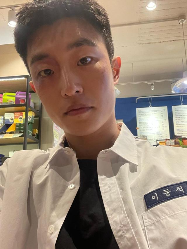 Kini Ryu Hae-jun didapuk sebagai pemeran Dong-seok muda dalam drama Our Blues