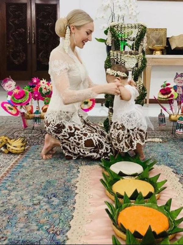 Varsha Strauss, istri Panji Trihatmodjo (Foto: Instagram/@varshaadhikumoro)