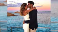 Penyerang Real Madrid Alvaro Morata ke Sardinia bersama istrinya. (Instagram)