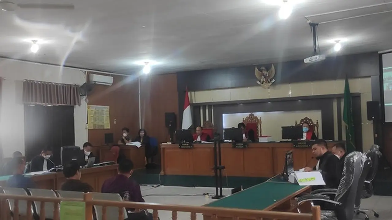 Persidangan suap APBD Riau dengan terdakwa mantan Gubernur Riau Annas Maamun di Pekanbaru.