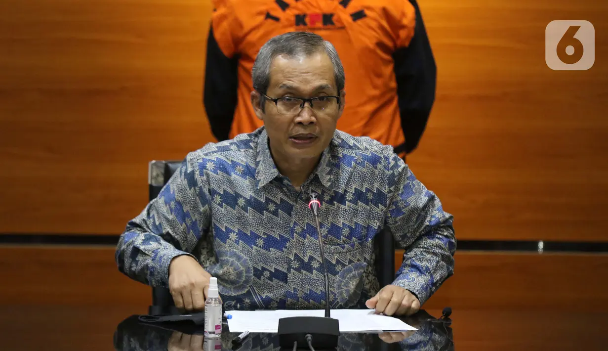Wakil Ketua KPK, Alexander Marwata menyampaikan rilis penahanan Wali Kota Dumai, Zulkifli Adnan Singkah di Gedung KPK, Jakarta, Selasa (17/11/2020). Zulkifli AS ditahan KPK terkait dugaan suap pengurusan Dana Alokasi Khusus Kota Dumai dalam APBN-P 2017-2018. (Liputan6.com/Helmi Fithriansyah)