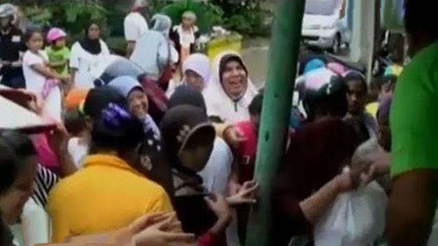 Video Pundi Amal Sctv Salurkan Bantuan Untuk Korban Banjir Solok News