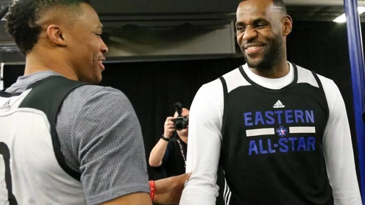 LeBron James (kanan) dan Russell Westbrook.