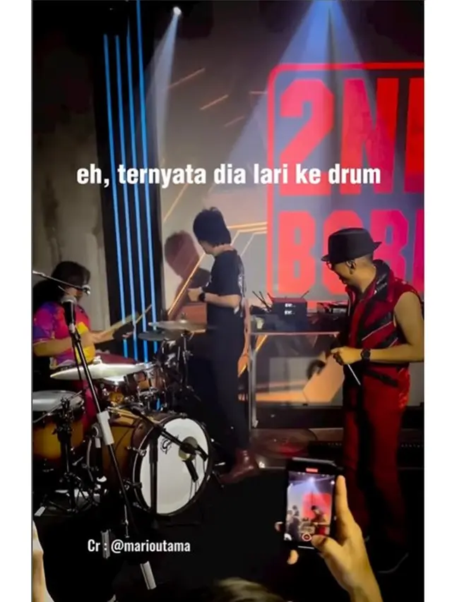 Alih-Alih Bernyanyi, Ini 6 Momen Once Mekel Pilih Main Drum saat Lagu Dewa 19