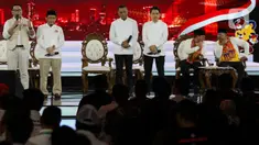 Komisi Pemilihan Umum (KPU) Provinsi DKI Jakarta menggelar debat perdana calon gubernur dan calon wakil gubernur DKI Jakarta di JIExpo, Kemayoran, Jakarta Pusat, Minggu (6/10/2024). (Liputan6.com/Herman Zakharia)