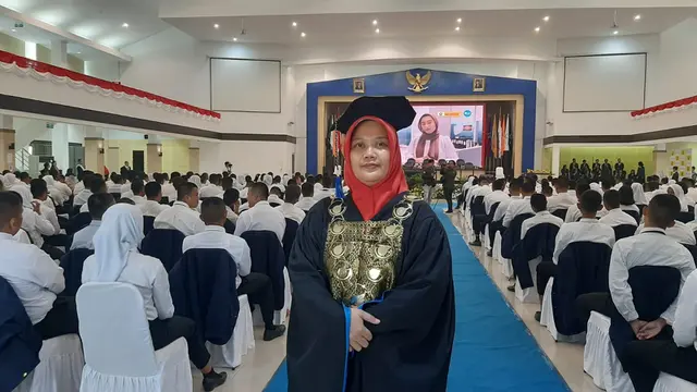 Direktur PEM Akamigas, Erdila Indriani saat ditemui Liputan6.com dalam agenda pelantikan mahasiswa baru PEM Akamigas di Cepu, Kabupaten Blora, Jawa Tengah. (Liputan6.com/Ahmad Adirin)