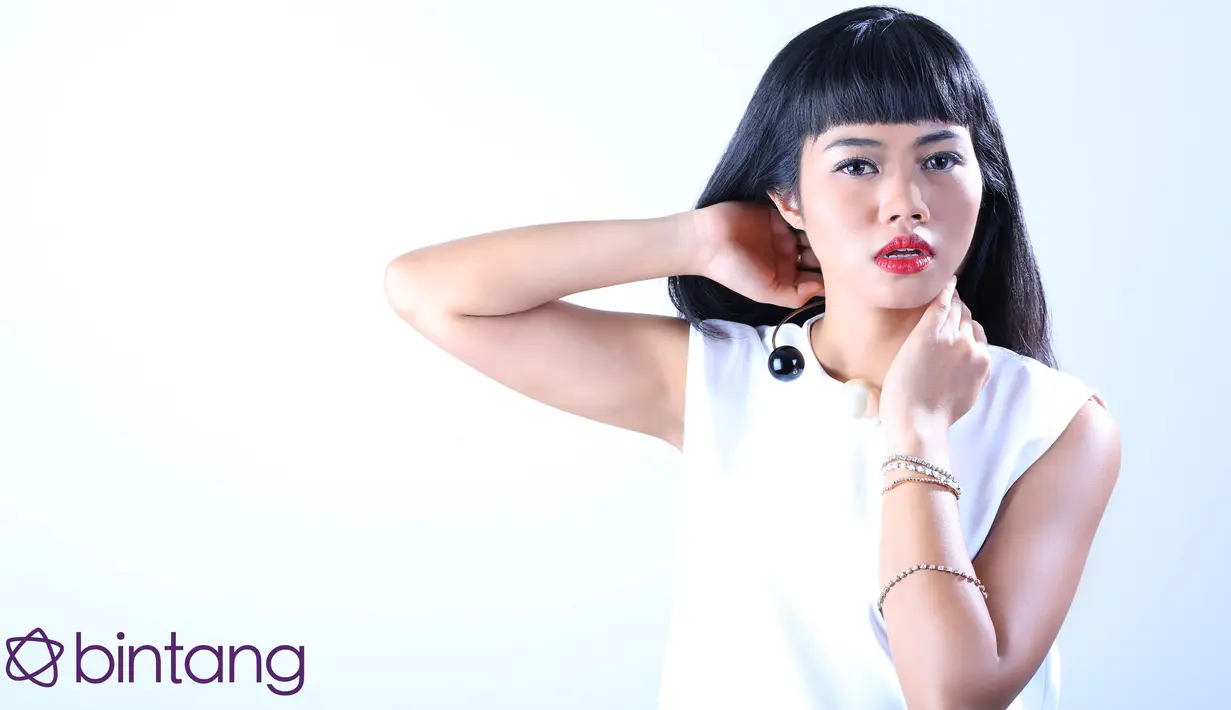 Yura Yunita tak terlalu kesulitan untuk meniti karier lantaran dirinya sudah mengenal dunia musik sejak dini. Namun ia tertantang untuk menciptakan lagu-lagu yang berkualitas dan nyaman didengarkan dalam waktu bersamaan. (Febio Hernanto/Bintang.com)