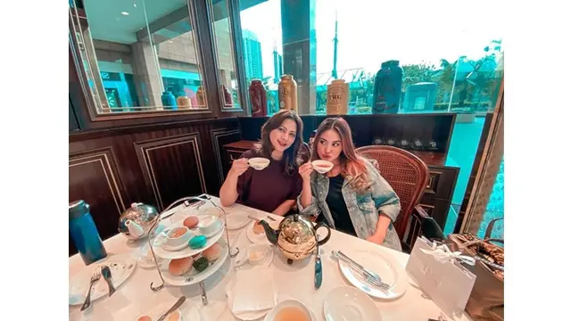 7 Potret Gabriella Larasati dengan Pemain Cinta Karena Cinta, Kompak Abis