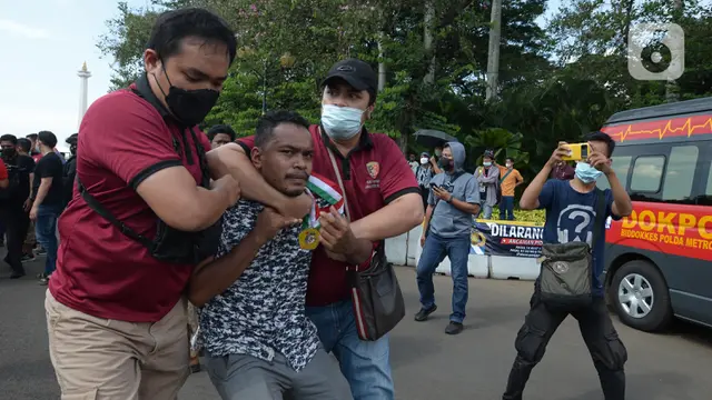 Ricuh di Aksi May Day
