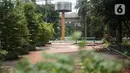 Kondisi Taman Martha Tiahahu di kawasan Blok M, Jakarta, Selasa (18/2/2020). Keasrian dan kenyamanan taman yang memiliki luas 20.960 meter persegi tersebut dinilai terbengkalai dan tak layak menjadi taman kota karena tidak terawat. (Liputan6.com/Immanuel Antonius)