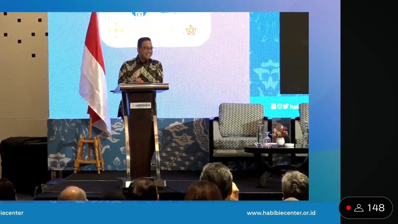 Calon presiden Anies Baswedan dalam rembuk ide transisi energi berkeadilan: menelaah gagasan dan komitmen calon pemimpin Indonesia di Hotel Le Meridien, Jakarta Pusat, Kamis (23/11/2023). (YouTube The Habibie Center)