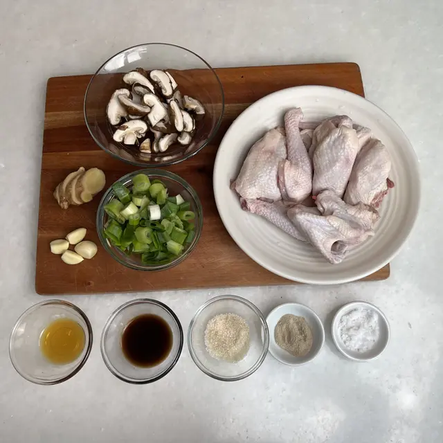 Ayam Kukus Jahe ala Chef Olivia Tommy. Credit: Shopee