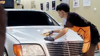 Cat Mobil Tetap Kinclong Meski Hujan-Panas, Ini Solusinya