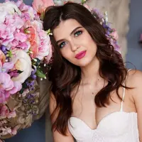 Ada makeup yang pas buat mama muda untuk antar anak sekolah. (Sumber foto: pexels.com)