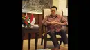 Ketua DPD RI Irman Gusman saat menerima kunjungan Dubes Republik Belarus untuk Indonesia di ruang Pimpinan DPD RI, Gedung Parlemen, Jakarta, Jumat (7/11/2014). (Liputan6.com/Andrian M Tunay) 