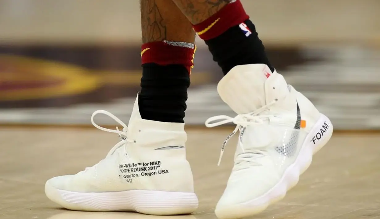 Beberapa desain Virgil Abloh yang paling terkenal adalah sepatunya, terutama untuk kolaborasinya dengan Nike. Foto: Forbes.