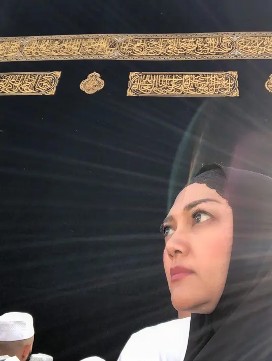 10 Potret Bella Saphira Berhijab (Instagram/bellasaphiraofficial)