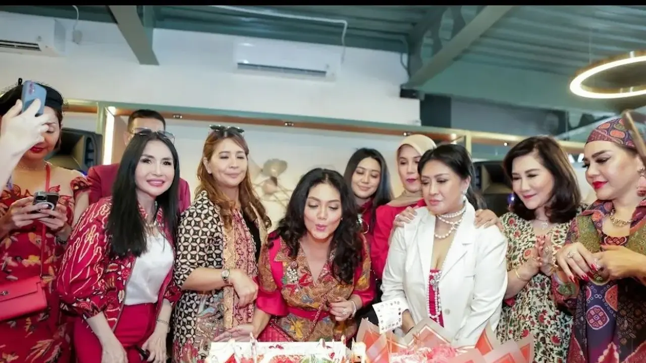 Bella Saphira gelar perayaan ultah dihadiri artis era 1990-an (Foto Instagram dinalorenza1975)