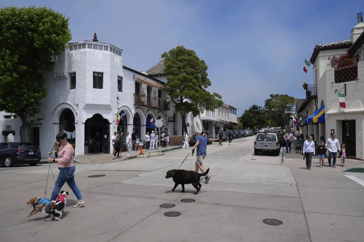 Kawasan perumahan di Carmel-by-the-Sea, California, Amerika Serikat (AS). (Dok. AP/Godofredo A. Vasquez)