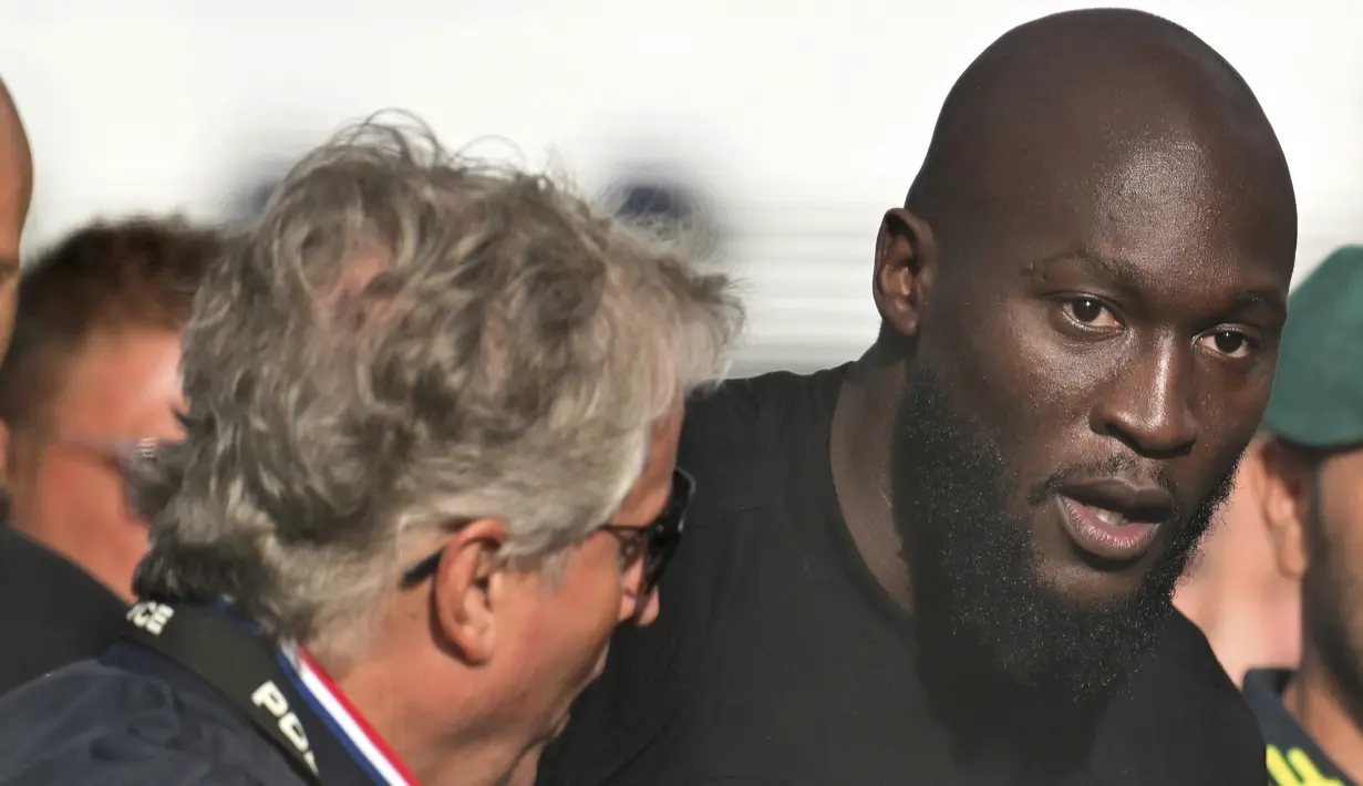 Lukaku tiba di Roma menggunakan jet pribadi setelah terbang dari Brussels, Belgia. (Alfredo Falcone/LaPresse via AP)