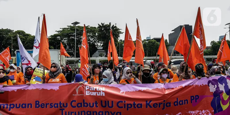 Demo Buruh Perempuan di Depan Gedung DPR