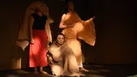 Berikut perpaduan fashion dalam seni teater yang unik dan tidak biasa.  (Foto: Dok. Galeri Indonesia Kaya)