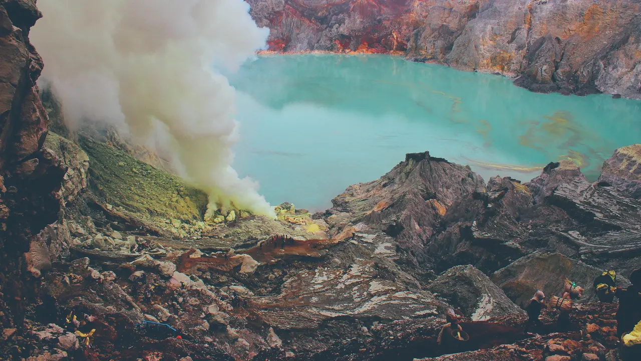 Ilustrasi wisata Kawah Ijen, Banyuwangi