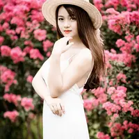 Ilustrasi perempuan cantik tegas yang berhati lembut | copyright unsplash.com/HUU CHUNG DANG