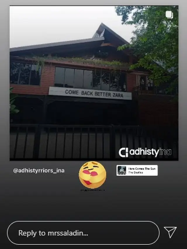 Ibunda Adhisty Zara mengunggah ulang foto banner berisi dukunga terhadap putrinya ke IG Stories (Instagram Stories)