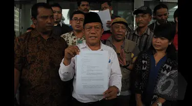 Ketua Umum DPP SBSI, Muchtar Pakpahan mendatangi Gedung KPK Jakarta, Kamis (26/02/2015).  Muchtar Pakpahan mendaftarkan Judicial Review pasal 77 UU No.8/1981 tentang Hukum Acara Pidana (KUHAP) ke Mahkamah Konstitusi (MK). (Liputan6.com/Andrian M Tunay)
