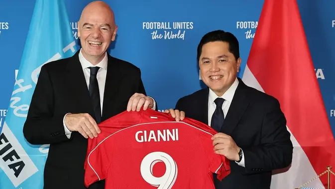    Jersey Sakti Nomor 9 Bertuliskan 'Gianni' Jadi Jimat Erick Thohir untuk FIFA?   Kode Keras Erick Thohir ke FIFA: Jersey Timnas dengan Nama Gianni di Punggung!   Erick Thohir 'Rayu' Presiden FIFA dengan Jersey Timnas Spesial: Ada Apa di Baliknya?   Bukan Sekadar Hadiah: Makna Mend