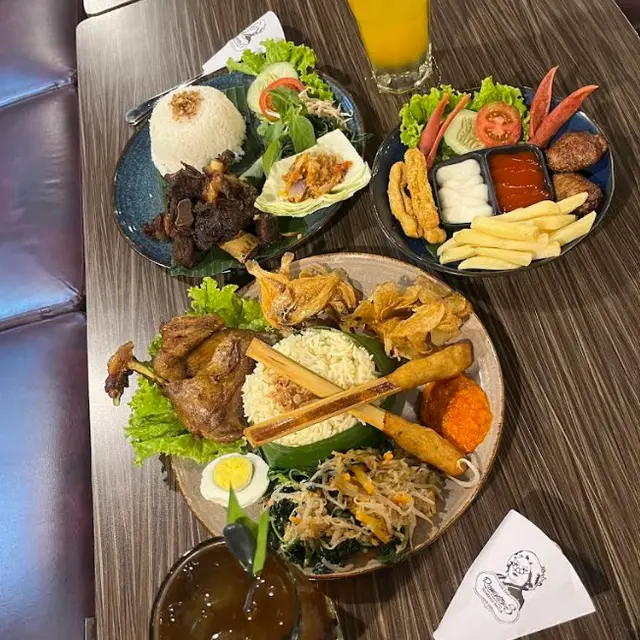 Rekomendasi Tempat Makan Siang di Sekitar Malioboro