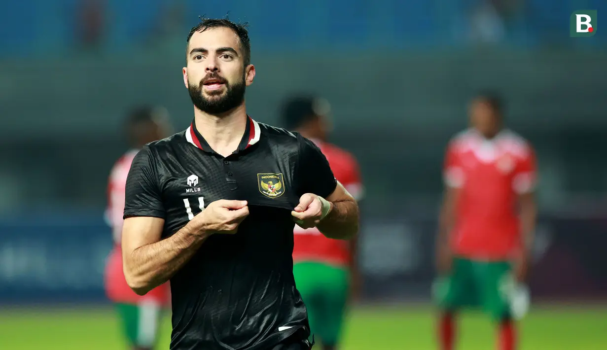 <p>Pemain Timnas Indonesia, Jordi Amat melakukan selebrasi setelah mencetak gol penyeimbang 2-2 ke gawang Burundi pada pertandingan kedua FIFA Matchday di Stadion Patriot Candrabhaga, Bekasi, Selasa (28/3/2023). (Bola.com/M Iqbal Ichsan)</p>