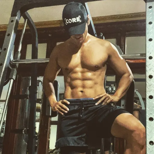 Rutin Gym, 6 Aktor Indonesia Ini Punya Tubuh Kekar yang Bikin Kagum