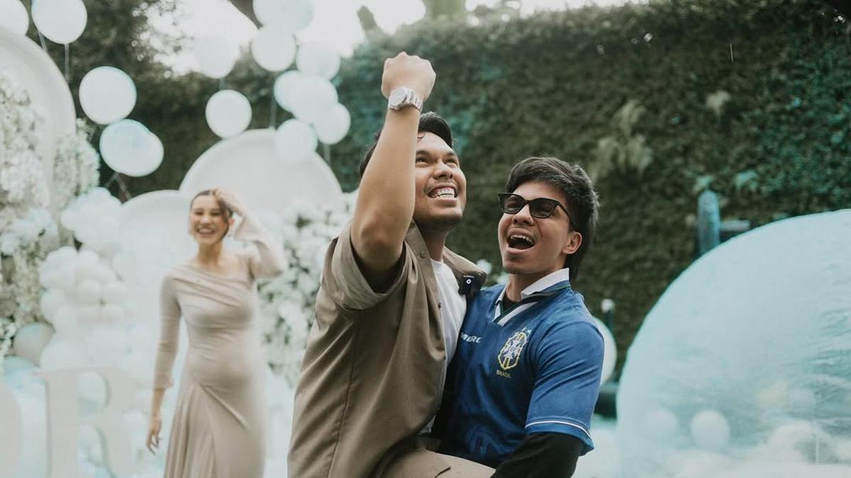 Bakal Punya Anak Laki-Laki, Aaliyah Massaid Tampil Cantik Kenakan Gaun Nude di Pesta Gender Reveal