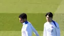 Saat ini, PSG, sebagai juara bertahan, jelas diunggulkan mengingat kualitas skuad mereka saat ini. Tampak dalam foto, penyerang Paris Saint-Germain asal Portugal, Goncalo Ramos (kiri) mengontrol bola selama sesi latihan di Campus Paris Saint-Germain, Poissy, pinggiran barat Paris pada Selasa 7 April 2026. (FRANCK FIFE/AFP)