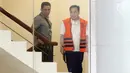Terdakwa kasus korupsi proyek e-KTP Setya Novanto menuju ruang penyidik untuk menjalani pemeriksaan lanjutan di gedung KPK, Jakarta, senin (26/03). (Merdeka.com/Dwi Narwoko)