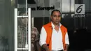 Bupati Ngada, Marianus Sae media usai menjalani pemeriksaan lanjutan di Gedung KPK, Jakarta, Selasa(27/3). Sebelumnya, Marianus Sae ditangkap KPK di sebuah hotel di Surabaya-Jawa Timur pada 11 Februari 2018 lalu. (Merdeka.com/Dwi Narwoko)