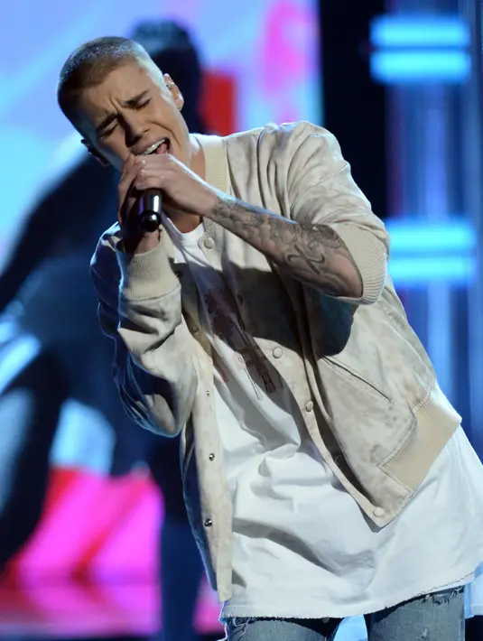 Semakin tak tahan dengan antusias penggemarnya, sepertinya makin banyak aturan yang dipinta Justin kepada para penggemarnya saat menghadiri konser dan bertemu dengannya. (AFP/Bintang.com)