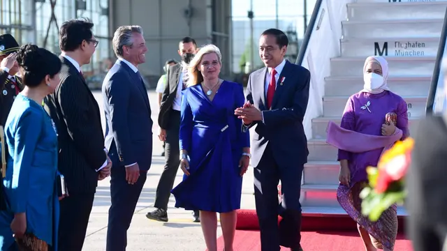 Presiden Jokowi dan Ibu Negara Iriana tiba di Munich, Jerman, Minggu (26/6/2022) waktu setempat. (Foto: Biro Pers Sekretariat Presiden)