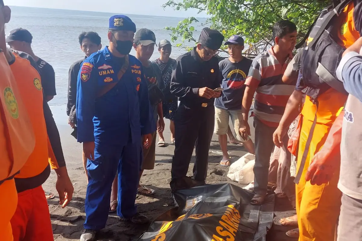 Siswa terseret ombak di Pantai Cacalan Banyuwangi Ditemukan Meninggal. (Istimewa)